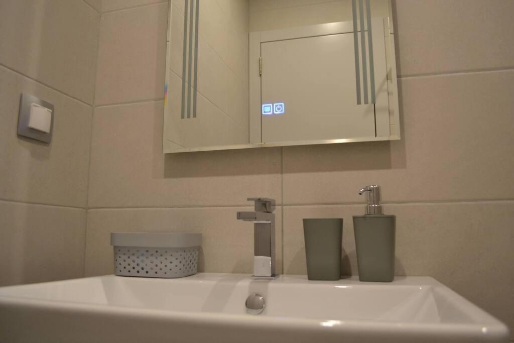 Modern City Center 2 Bedroom Apartment Sofia Luaran gambar