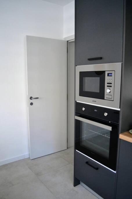 Modern City Center 2 Bedroom Apartment Sofia Luaran gambar