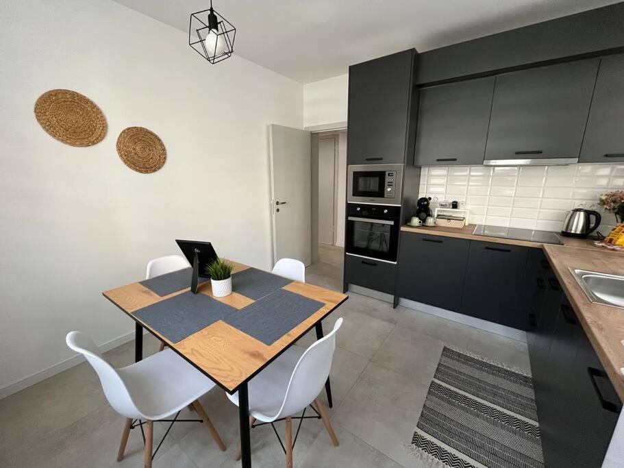 Modern City Center 2 Bedroom Apartment Sofia Luaran gambar